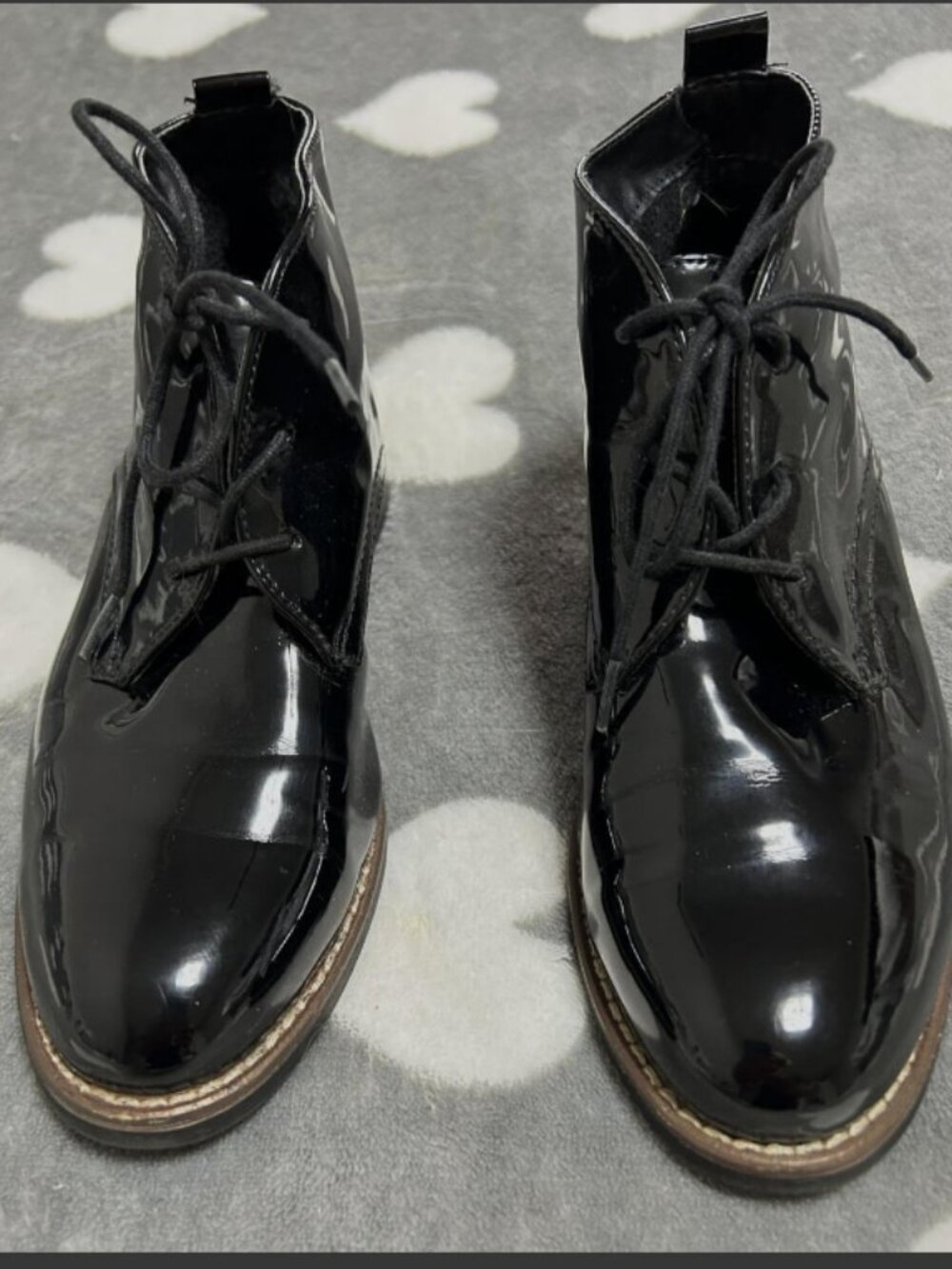 Women's patent leather low shoes